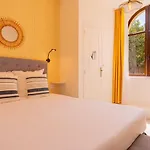 Le Castellamar מלון 3*
