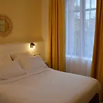 Le Castellamar מלון 3*