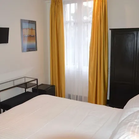 Готель Le Castellamar 3*