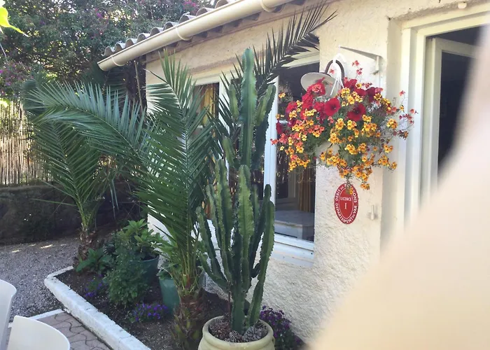 Le Castellamar Hotel